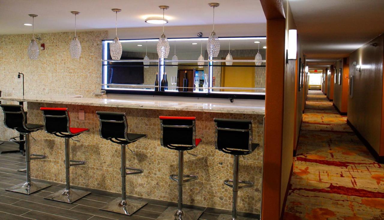 The Leo Collection Detroit, Ascend Hotel Collection Lincoln Park Exteriör bild