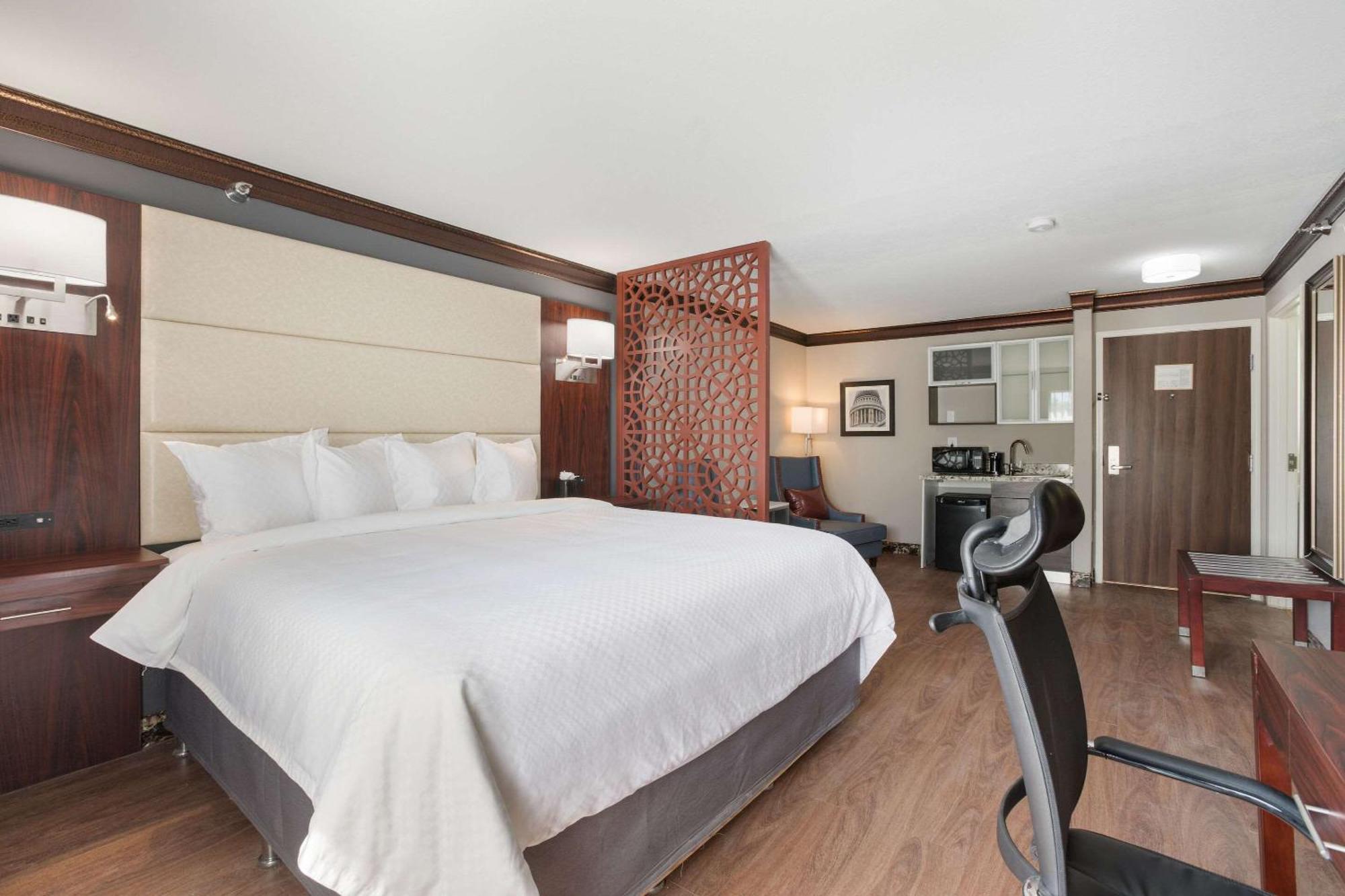 The Leo Collection Detroit, Ascend Hotel Collection Lincoln Park Exteriör bild