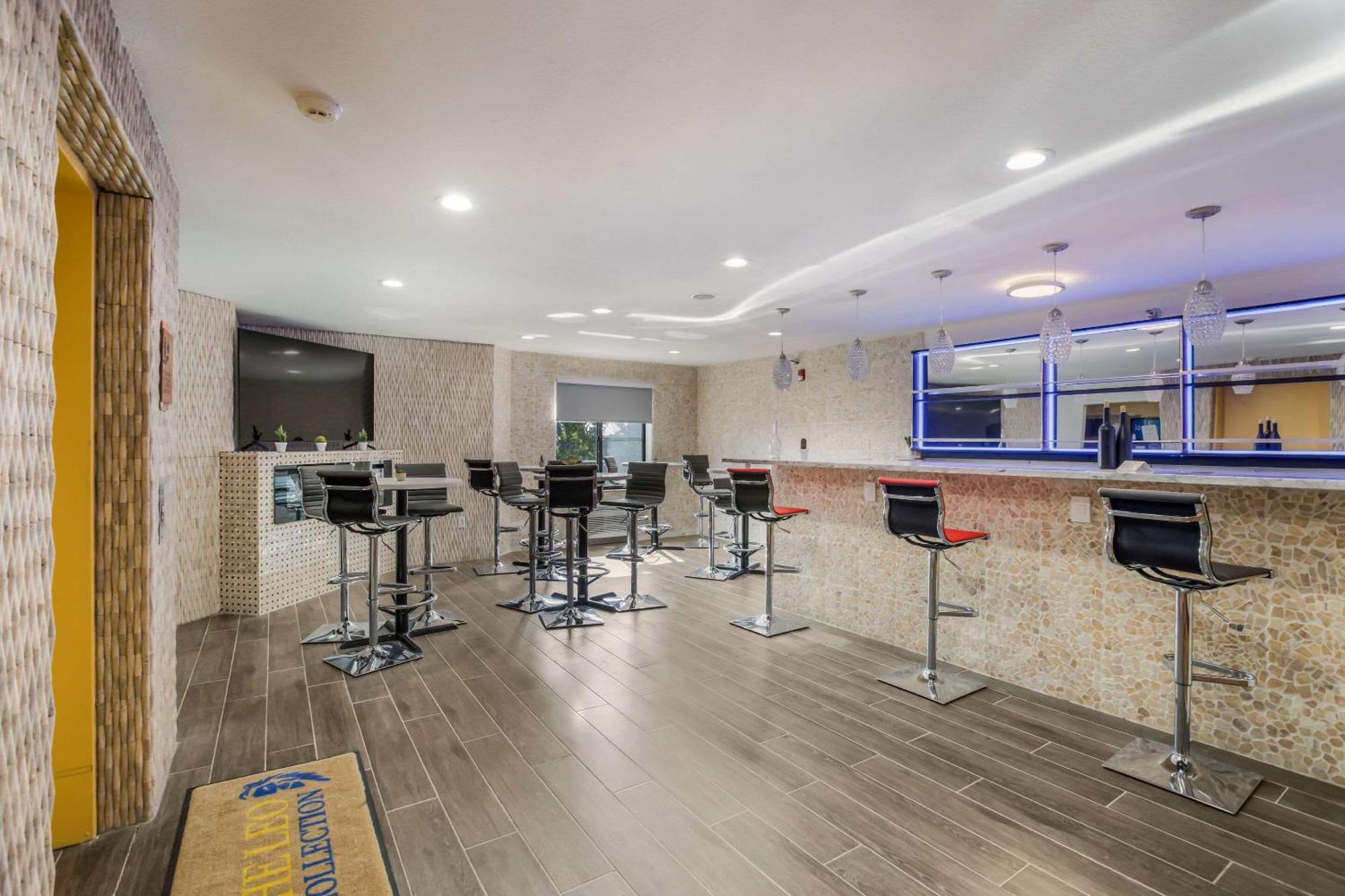 The Leo Collection Detroit, Ascend Hotel Collection Lincoln Park Exteriör bild
