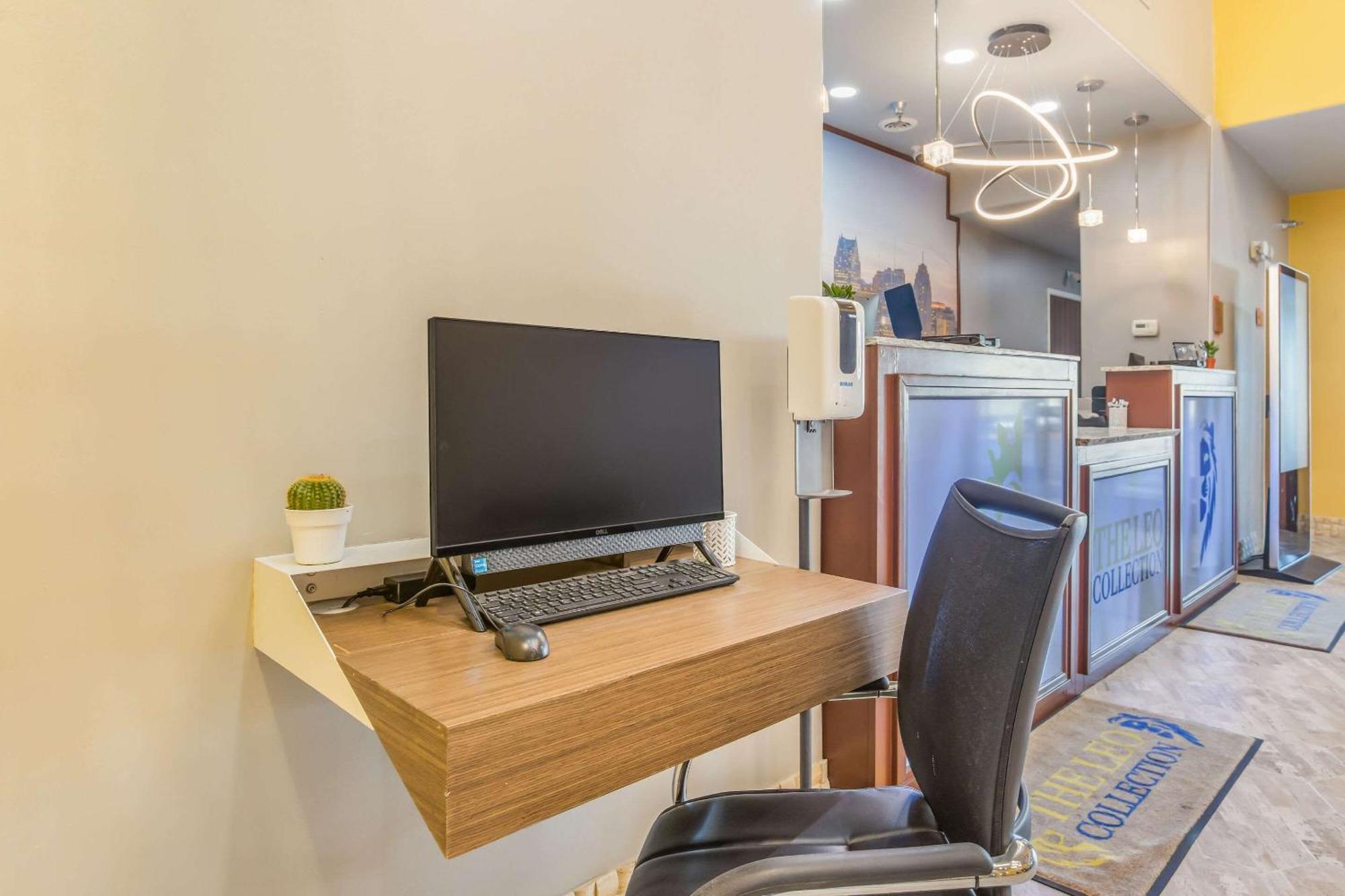The Leo Collection Detroit, Ascend Hotel Collection Lincoln Park Exteriör bild