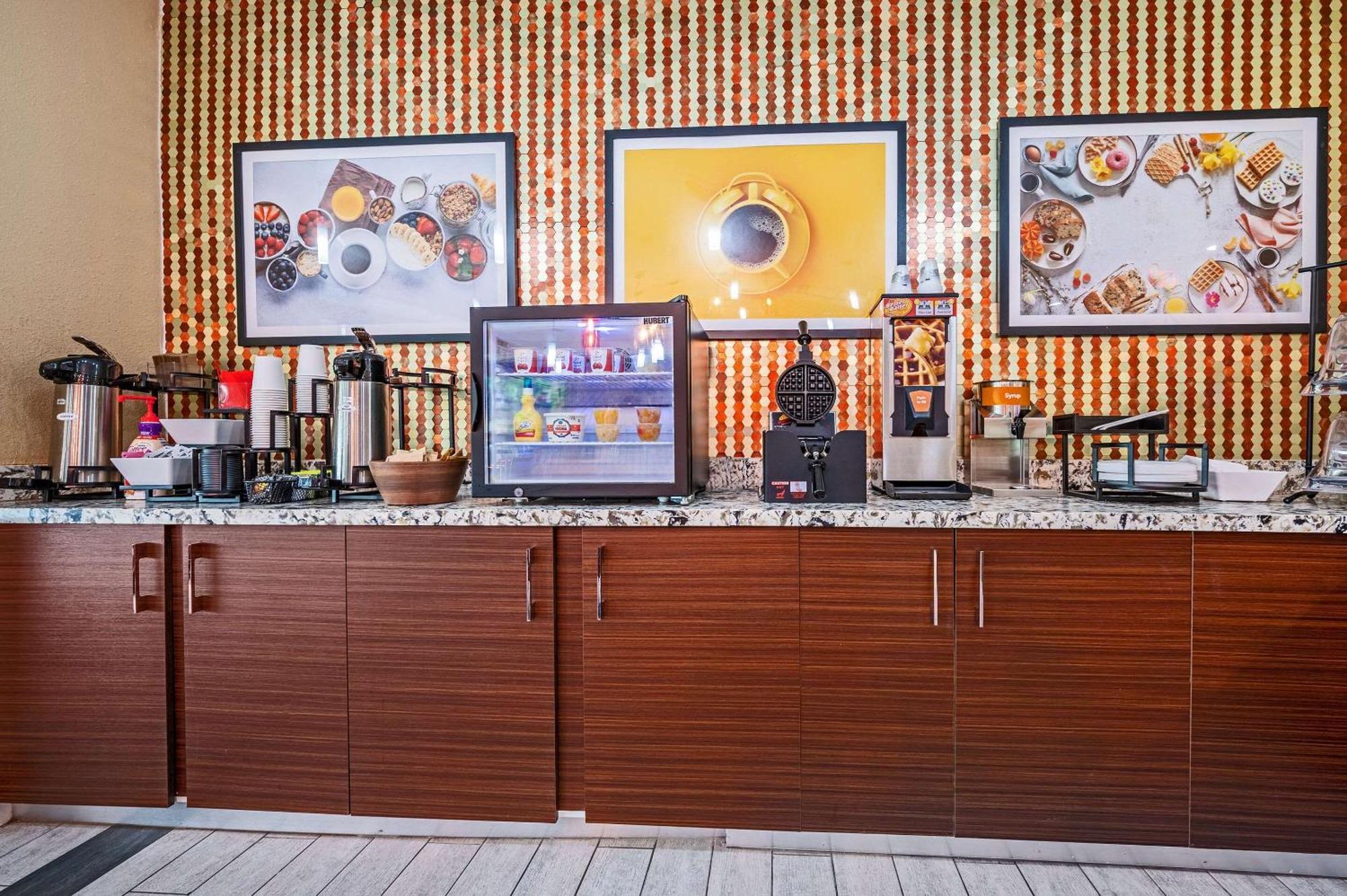The Leo Collection Detroit, Ascend Hotel Collection Lincoln Park Exteriör bild