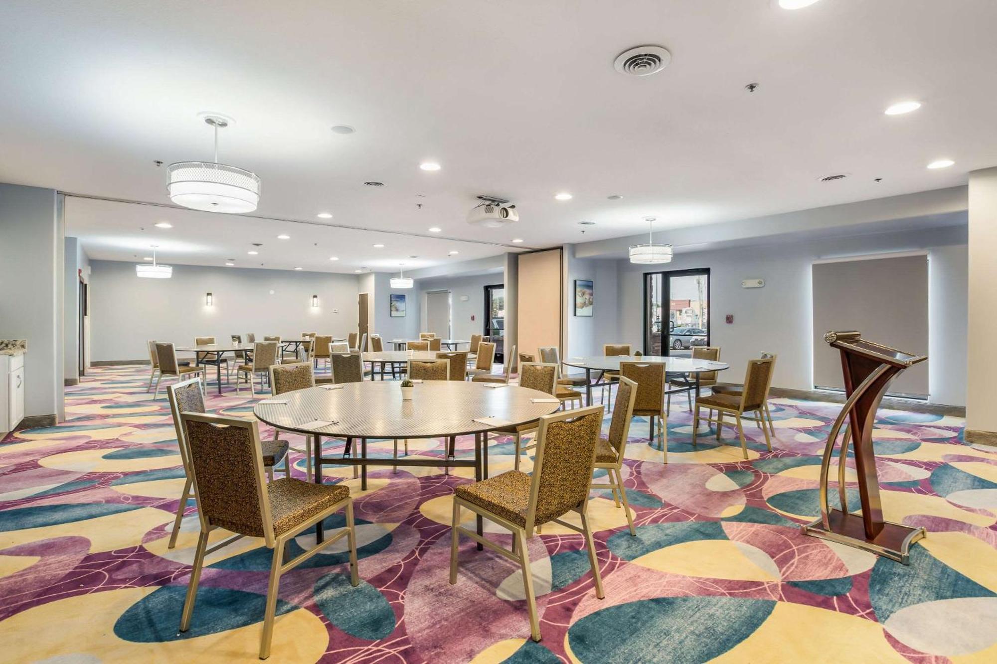 The Leo Collection Detroit, Ascend Hotel Collection Lincoln Park Exteriör bild