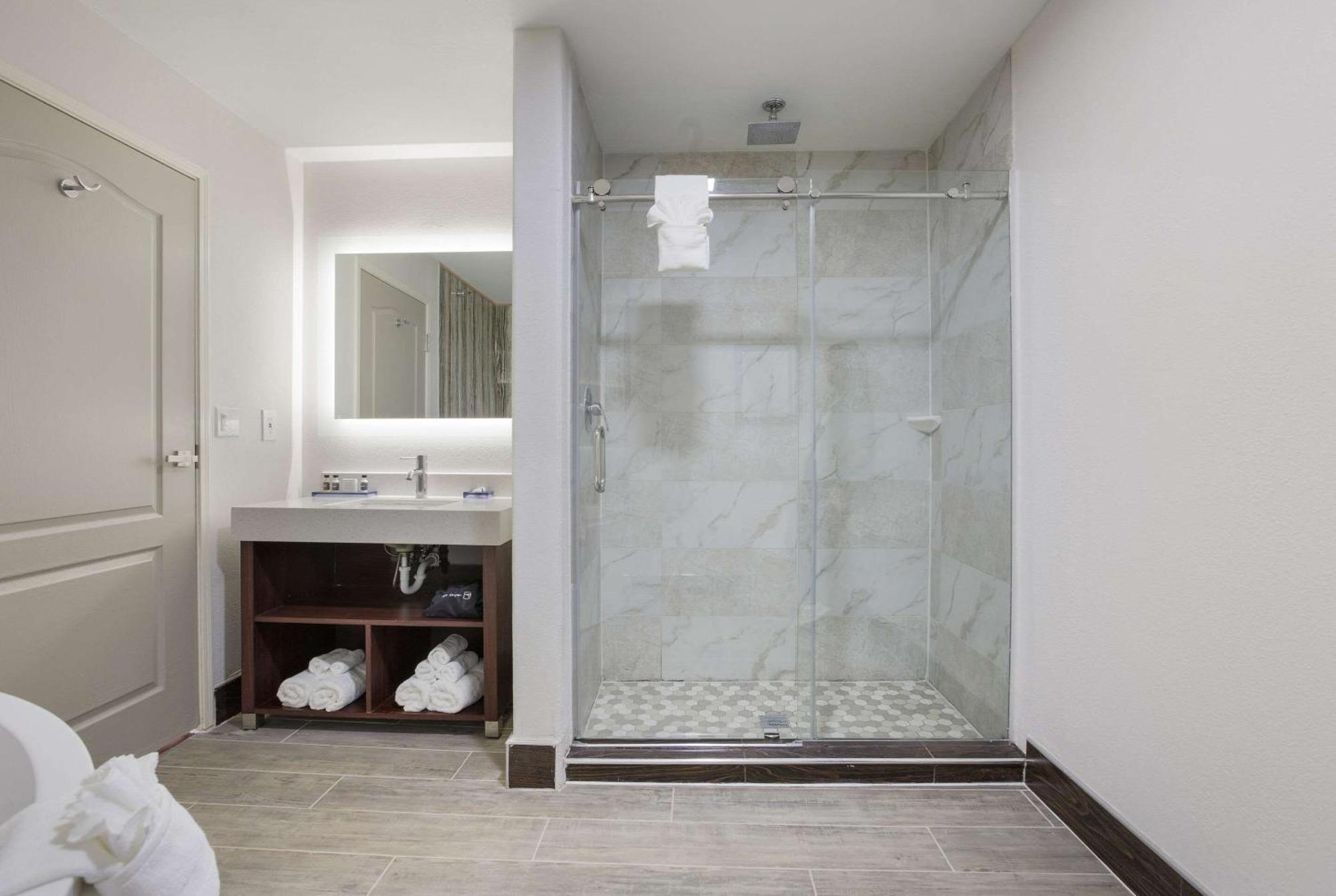 The Leo Collection Detroit, Ascend Hotel Collection Lincoln Park Exteriör bild