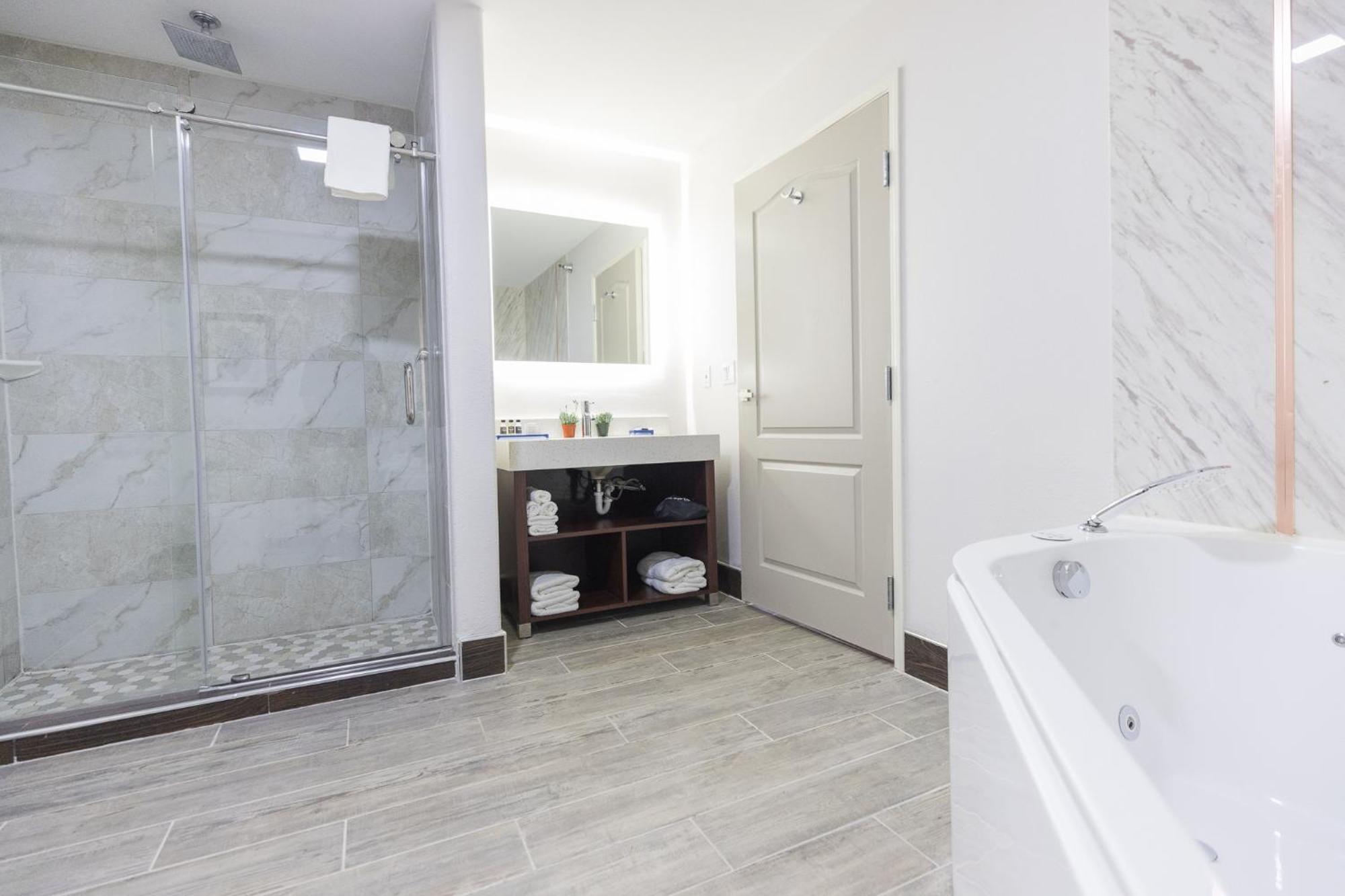 The Leo Collection Detroit, Ascend Hotel Collection Lincoln Park Exteriör bild